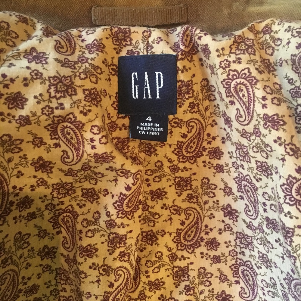 GAP - Picture 4 of 4